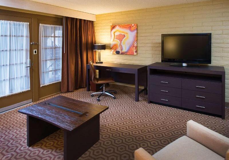 Люкс Вид на Бассейн, Doubletree Suites By Hilton Tucson   Williams Center