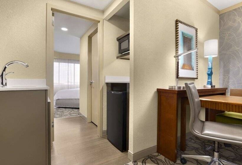 Suite met 2 Slaapkamers, Embassy Suites By Hilton San Antonio Airport