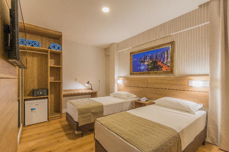 Chambre Supérieure, Eden Roc Inn & Suites Near The Maingate