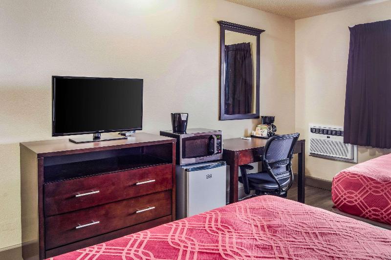 장애인을 위한 스탠다드 룸, Baymont Inn & Suites Florence By Wyndham