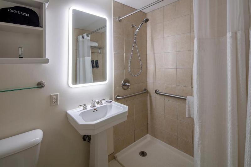 Люкс Superior, Collegian Hotel & Suites, Trademark Collection By Wyndham