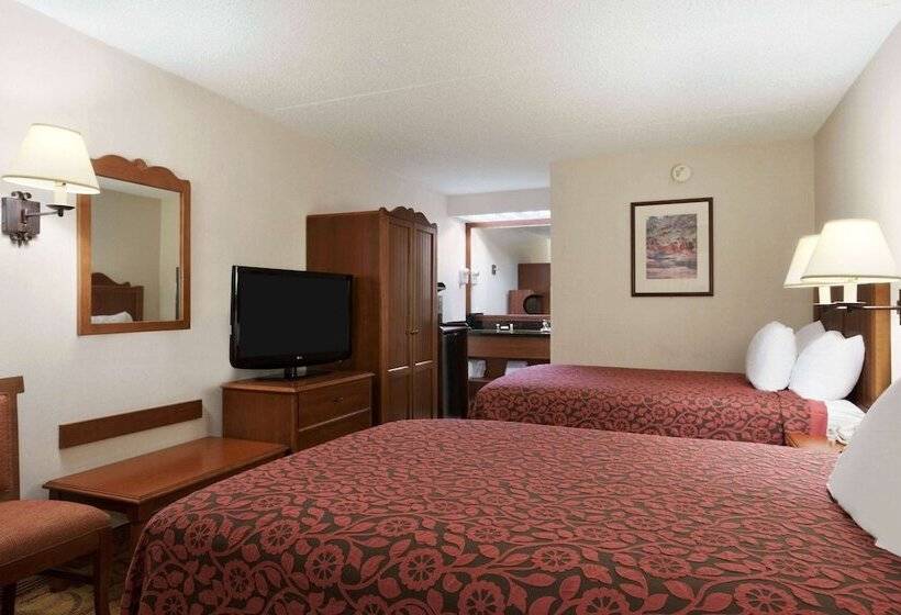 带2个双人床的标准工作室, Days Inn By Wyndham Las Cruces