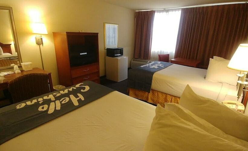 Номер Стандарт 2 Двуспальные Кровати, Days Inn By Wyndham Sidney Oh