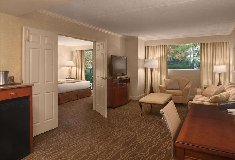 Suite, Doubletree By Hilton Akron Fairlawn