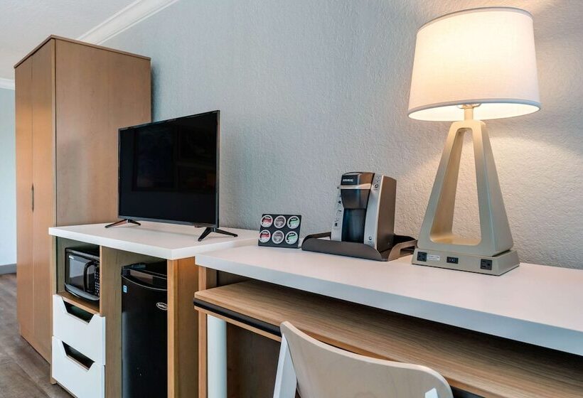 Номер Стандарт Двуспальная Кровать Вид на Город, Winter The Dolphin S Beach Club, Ascend Hotel Collection