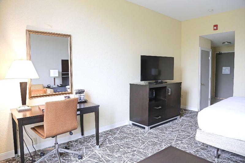 Номер Deluxe Кровать Кинг, Doubletree By Hilton Boston Rockland