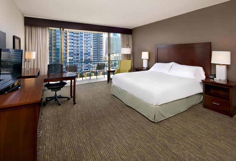 غرفة قياسية سرير كينج لذوى الإحتياجات الخاصة, Wyndham San Diego Bayside