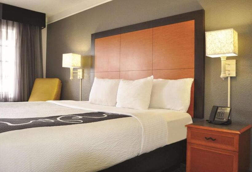 Номер Стандарт Кровать Кинг Адаптированный для Инвалидов, La Quinta Inn By Wyndham Dallas Uptown