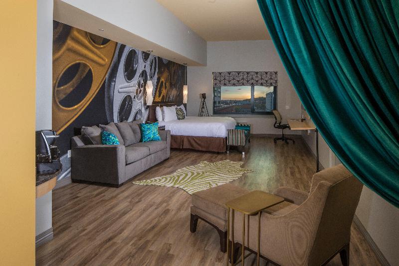 장애인을 위한 스탠다드 룸, Motel 6 Phoenix, Az   Midtown