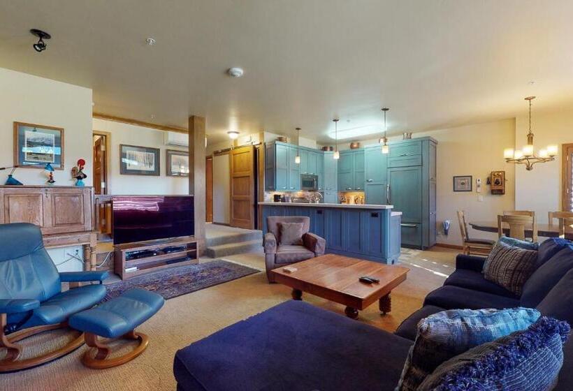 Апартаменты Deluxe 1 Спальня, Lion Square Lodge