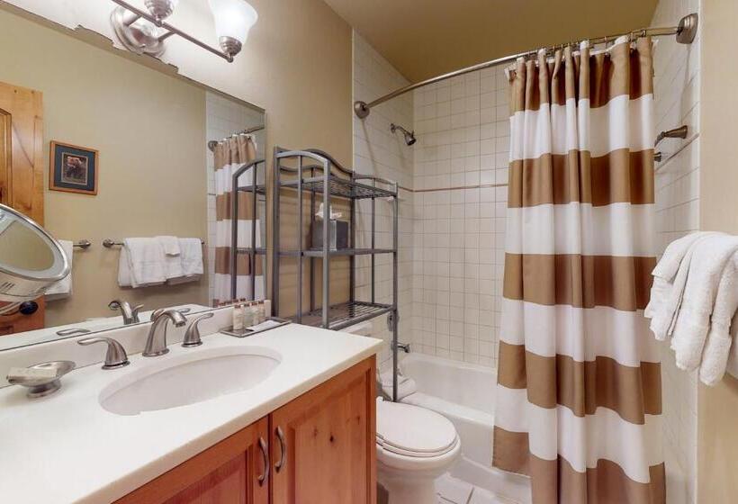 Апартаменты 2 Спальни, Lion Square Lodge