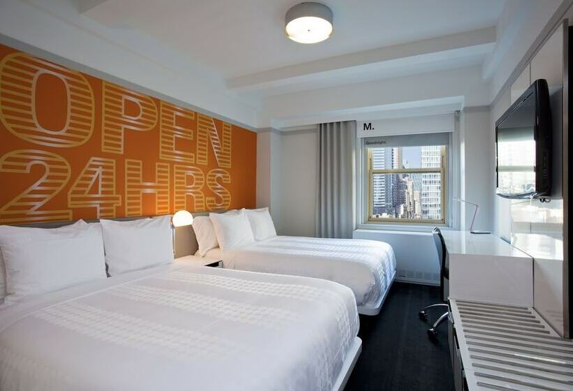 اتاق لوکس با چشم‌انداز شهر, Row Nyc