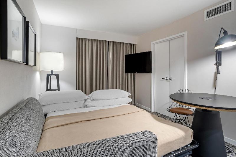 클럽 스위트, Sheraton Suites Old Town Alexandria