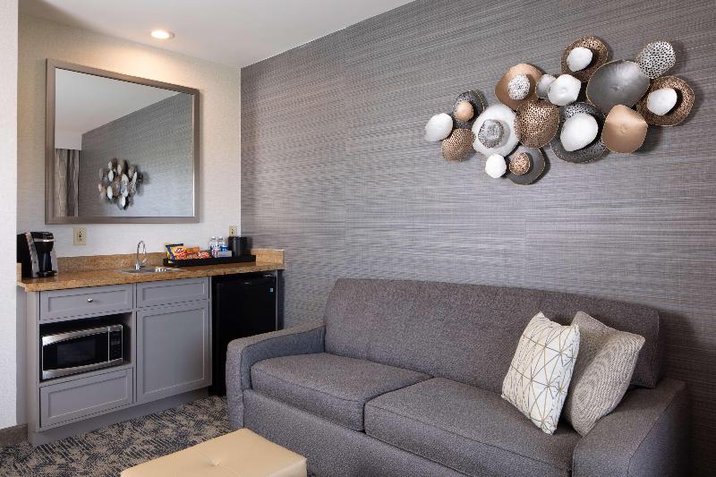 Люкс Премиум, Embassy Suites By Hilton Portland Maine