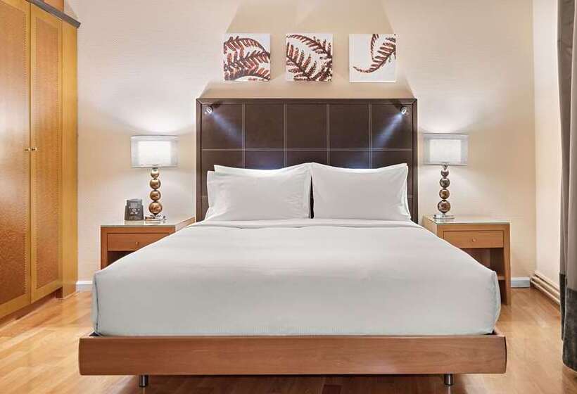 기본룸, Phillips Kansas City Curio Collection By Hilton