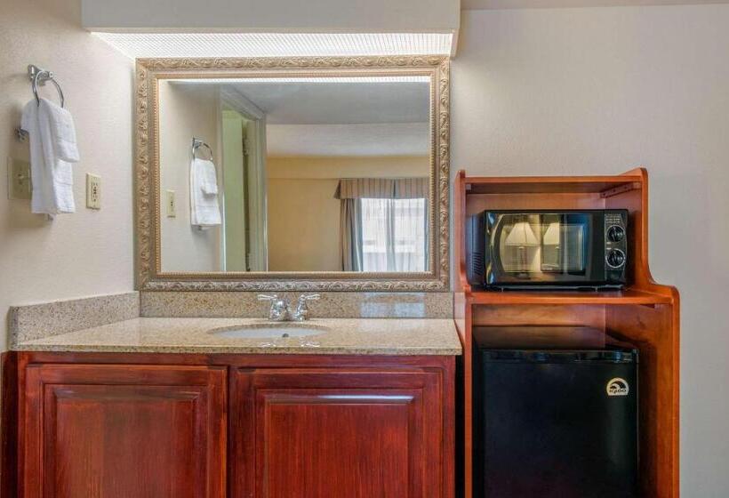 ２ダブルベッドのスタンダードルーム, Quality Inn Savannah Historic District