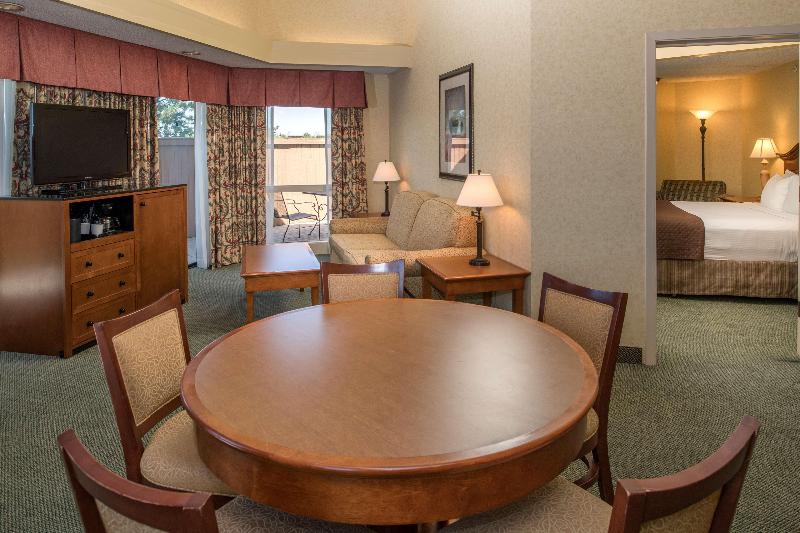 Президентский Люкс, Red Lion Hotel Pasco Airport & Conference Center