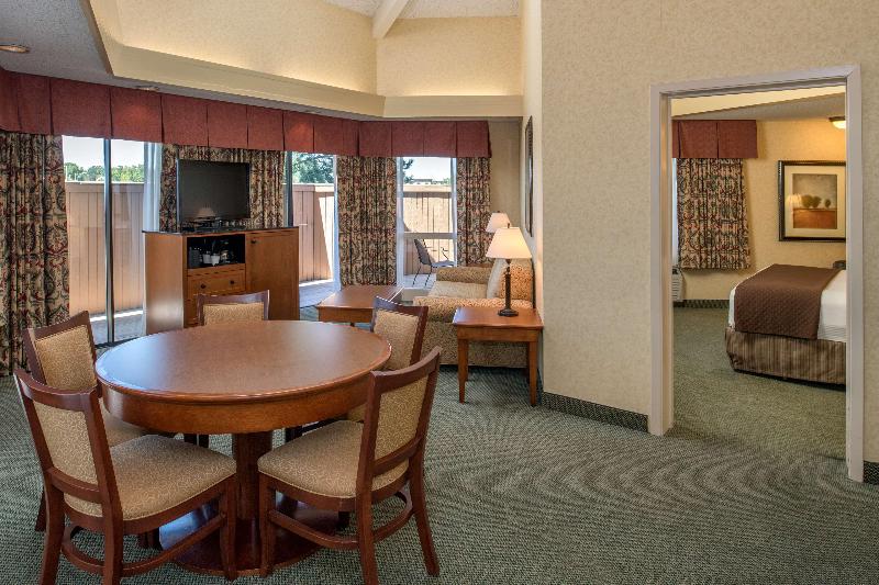 Президентский Люкс, Red Lion Hotel Pasco Airport & Conference Center