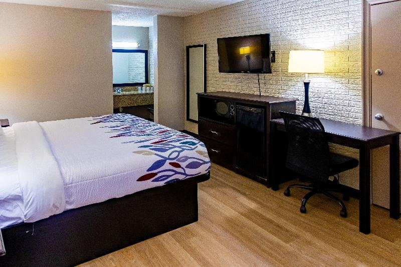 Номер Superior Кровать Кинг, Red Roof Inn Savannah   Richmond Hill I 95