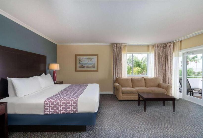 Номер Superior Кровать Кинг, Safety Harbor Resort & Spa Trademark Collection By Wyndham
