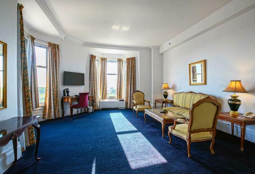 جناح, Congress Plaza Hotel Chicago
