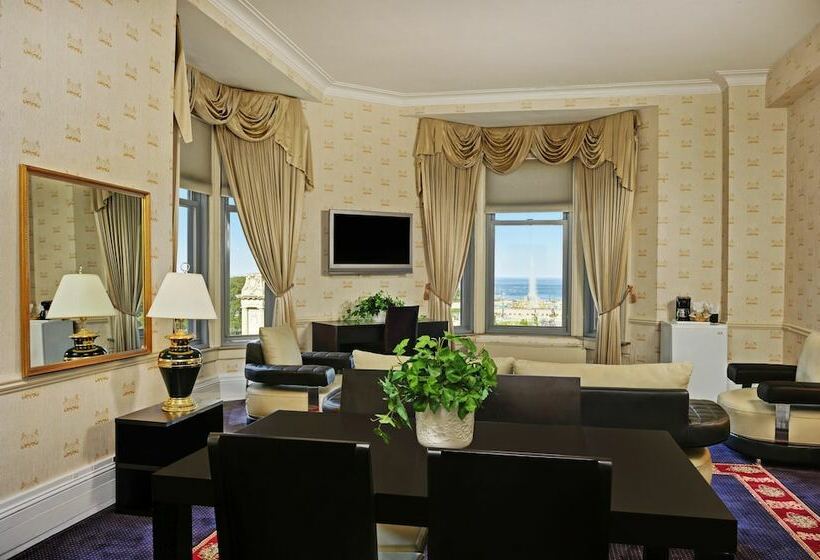 جناح, Congress Plaza Hotel Chicago