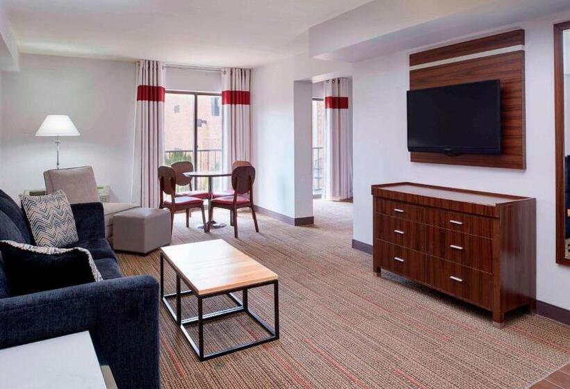 Люкс Кровать Кинг, Four Points By Sheraton Detroit Novi