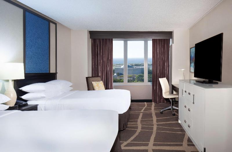 Номер Deluxe, Hilton St. Petersburg Bayfront