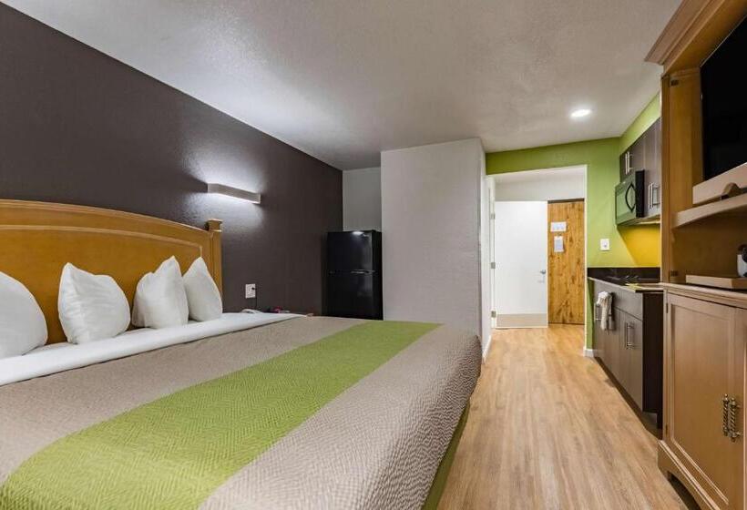 带大床的豪华间, Quality Inn & Suites Plano East   Richardson