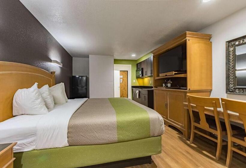 适合残疾人士使用的带超级大床的标准间, Quality Inn & Suites Plano East   Richardson