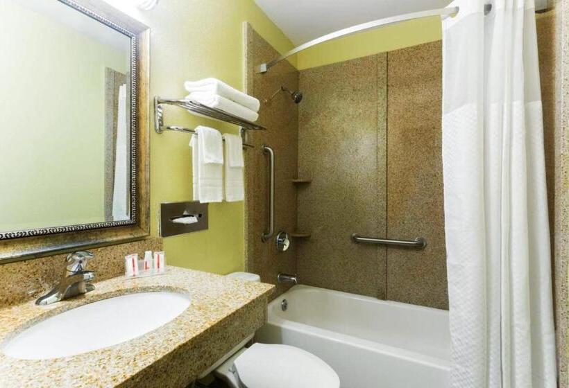 חדר סטנדרט, Super 8 By Wyndham Brunswick/st Simons Island Area