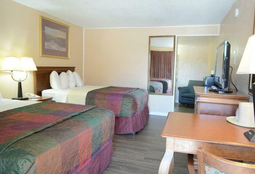 Номер Стандарт, Travelodge By Wyndham Trinidad
