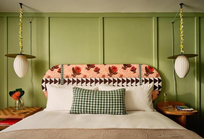 اتاق استاندارد با تخت بزرگ, Wayfinder Waikiki   Voted Top 10 Best Hotels In Hawaii!