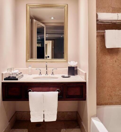 带大床的标准间, Wyndham Monterrey Ambassador Centro