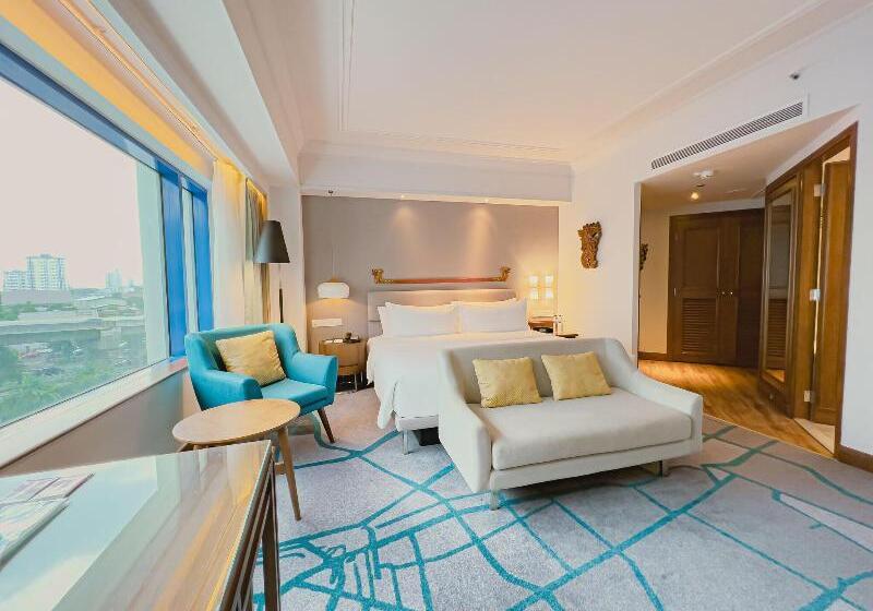 Номер Deluxe Кровать Кинг, Le Meridien Jakarta