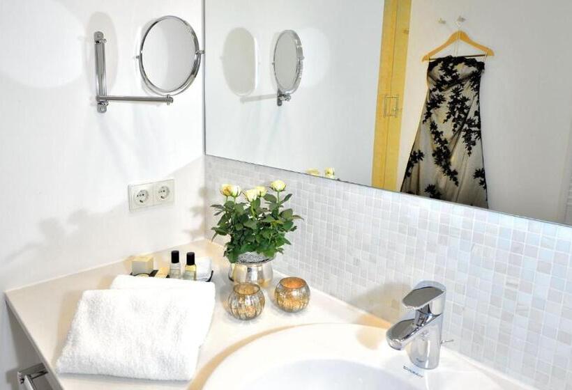 Студия Стандарт, Privathotel Lindtner Hamburg