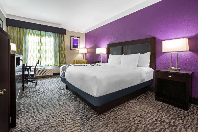 سوییت اجرایی, Radisson Collection Hyland Shanghai