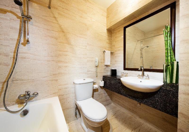 اتاق پرمیوم, Village Hotel Albert Court By Far East Hospitality