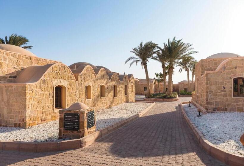 اتاق سوپریور با چشم‌انداز جانبی دریا, Movenpick Resort El Quseir