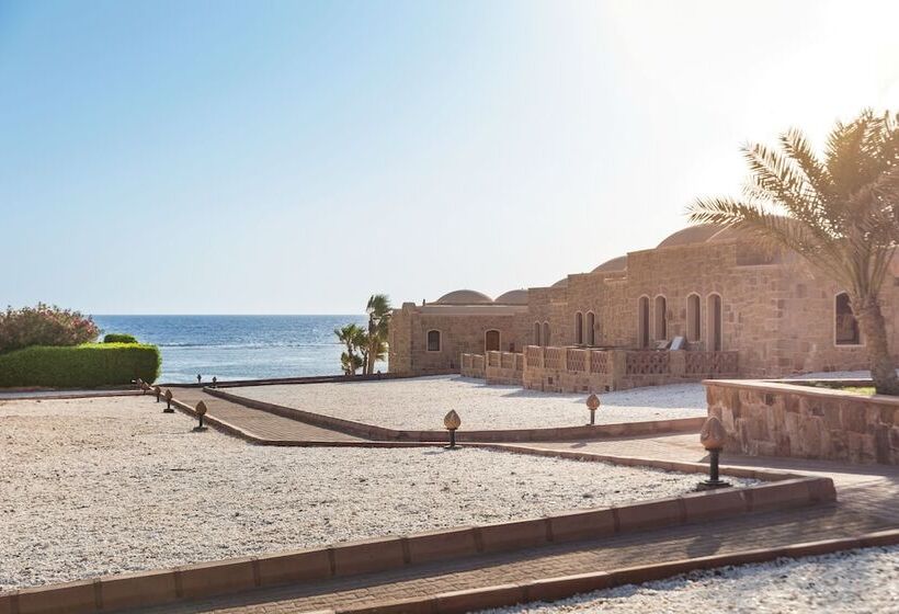 اتاق سوپریور با چشم‌انداز جانبی دریا, Movenpick Resort El Quseir
