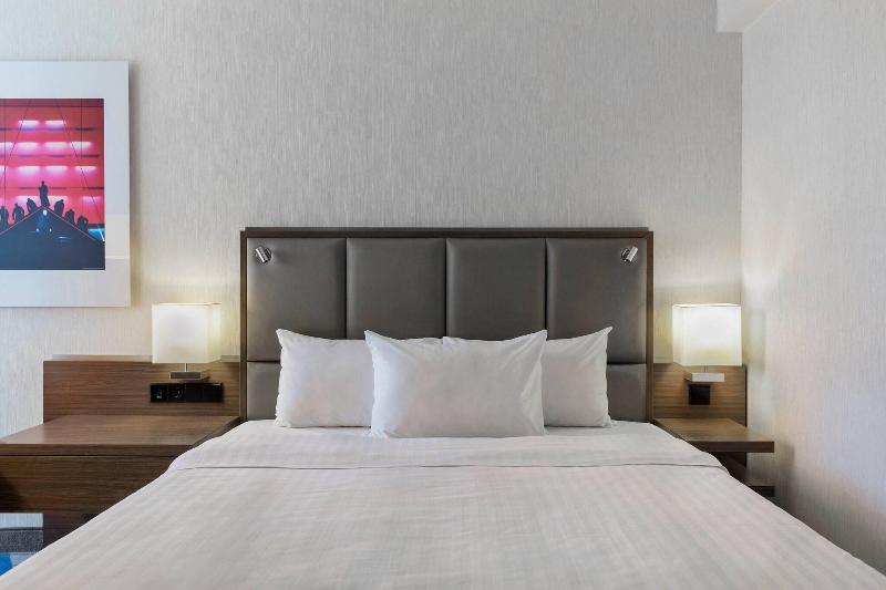 Номер Стандартный Кровать Куин, Courtyard By Marriott Wiesbaden Nordenstadt