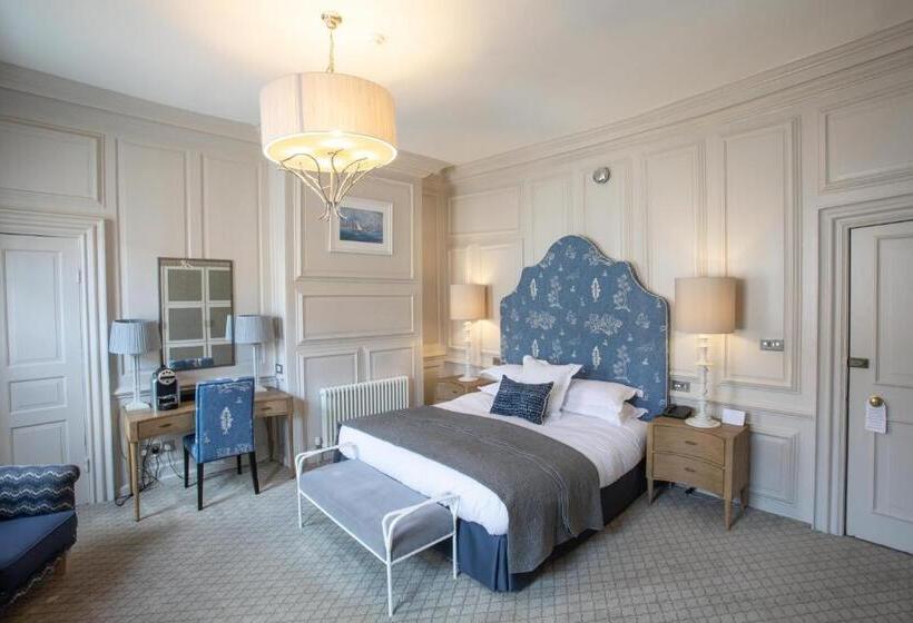 Номер Престиж, The George Hotel And Beach Club