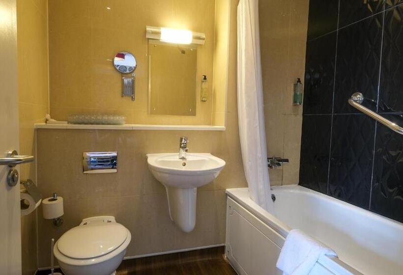 Семейный Номер, The Unicorn Hotel Wetherspoon