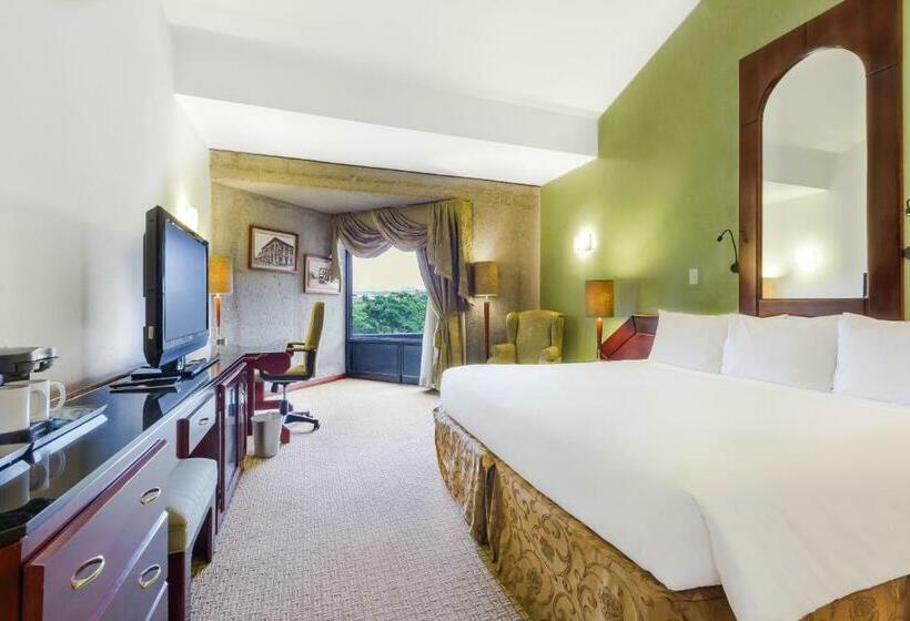 스위트 킹사이즈 침대, Radisson San Josecosta Rica