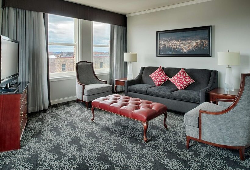 Люкс Кровать Кинг, Embassy Suites By Hilton Portland Downtown