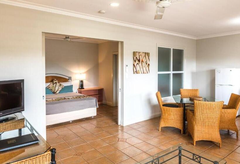 스위트, Moonlight Bay Suites