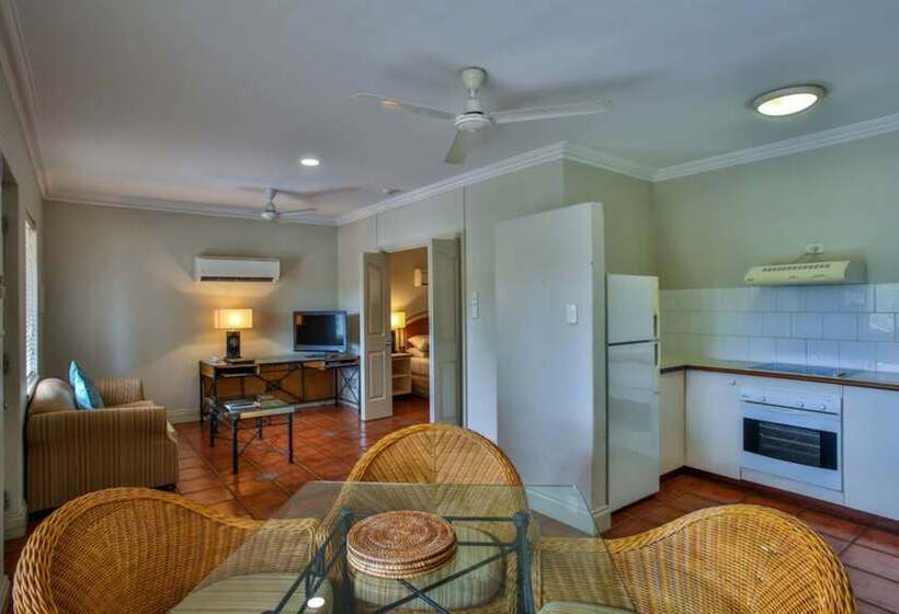 سوییت, Moonlight Bay Suites