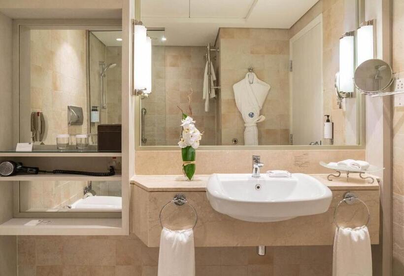 Номер Стандарт с Балконом, Beach Rotana   Abu Dhabi