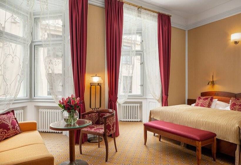 اتاق اجرایی, Paris Prague
