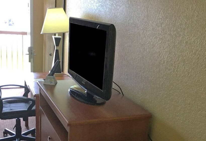 Номер Стандарт 2 Двуспальные Кровати, Xecutive Inn And Suites